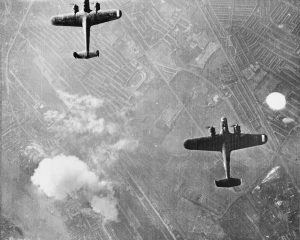 صورة لبعض الطائرات الألمانية أثناء تحليقها فوق العاصمة لندن